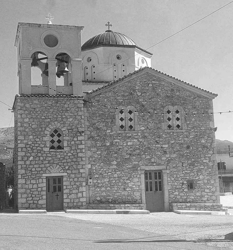 Ο ναός της Αγίας Τριάδας στο Φλωμοχώρι Ανατολικής Μάνης